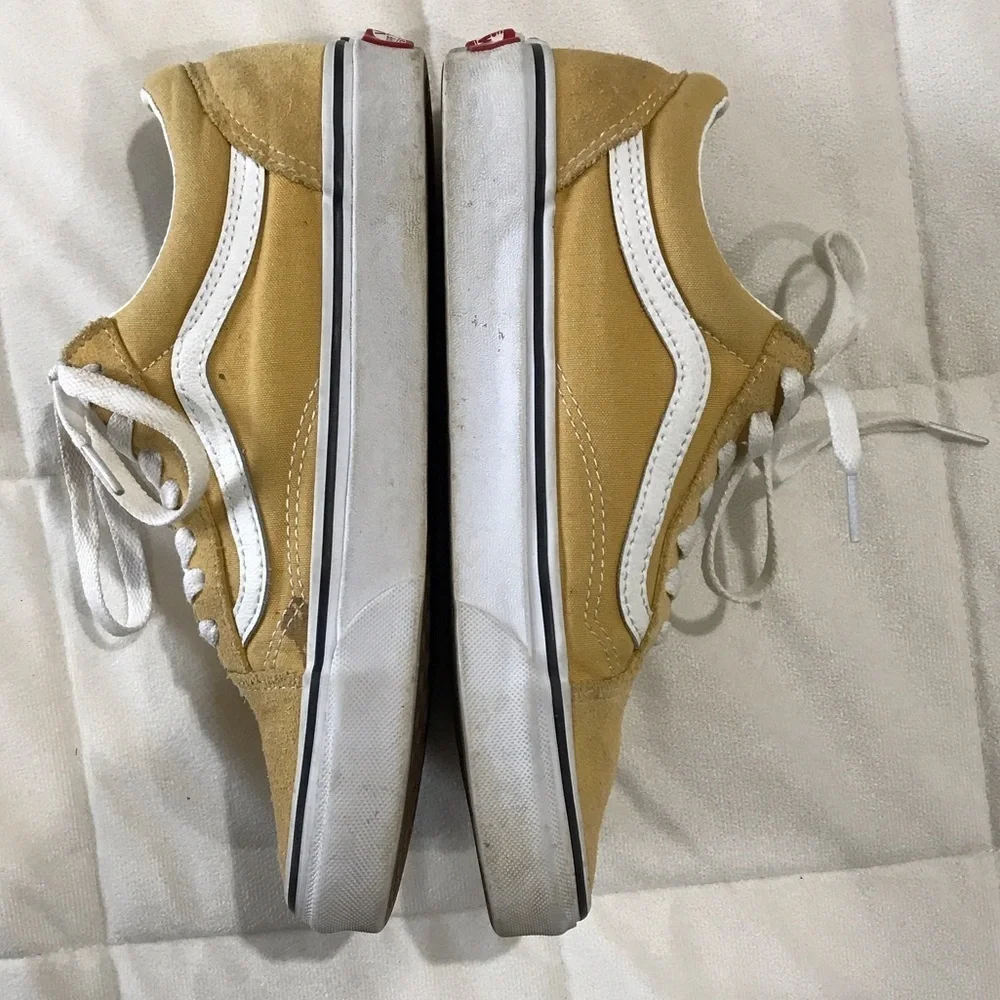 Vans Men's Mustard Suede Sneakers size 6